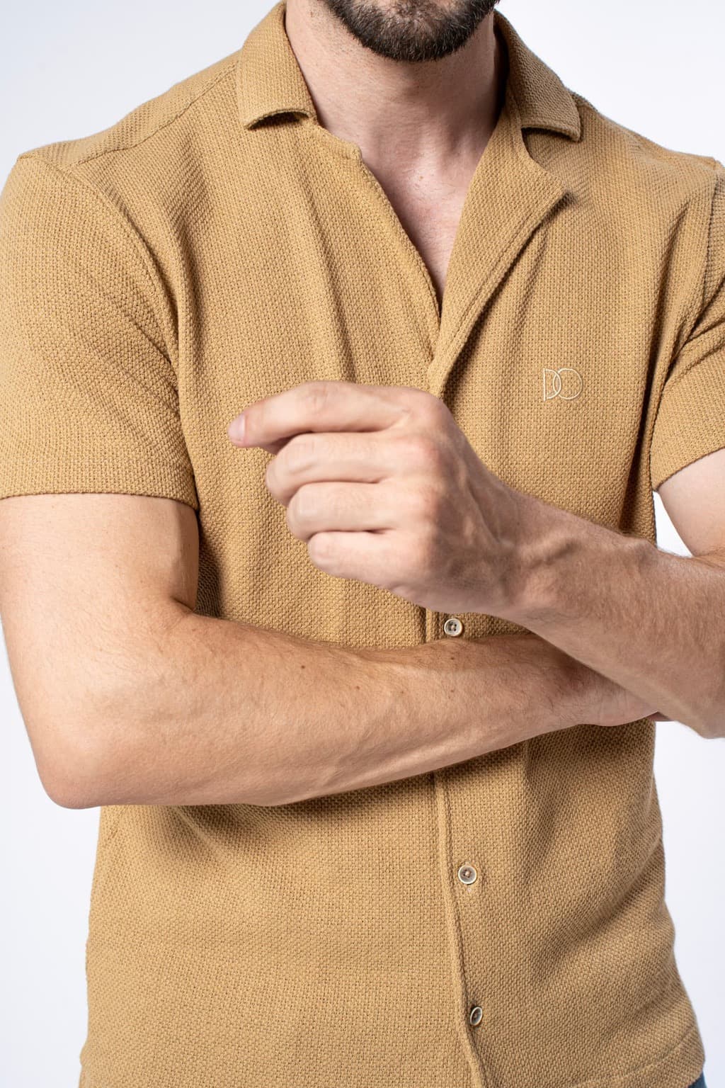 Camisa Gola Cubana Malha Texturizada Mostarda