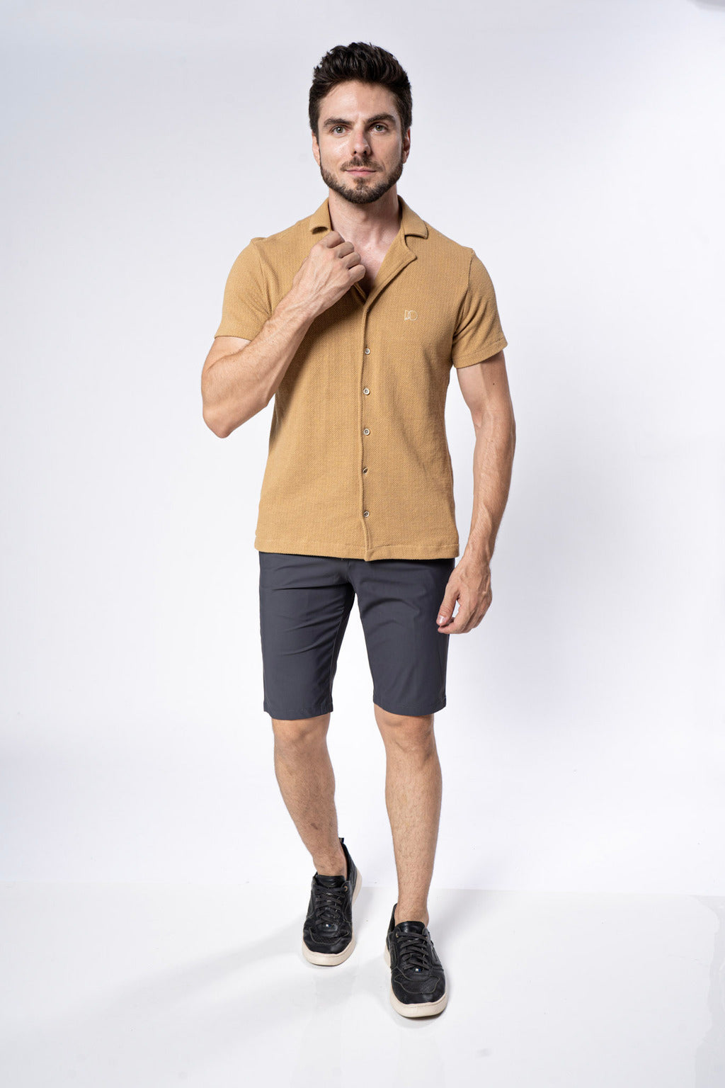 Camisa Gola Cubana Malha Texturizada Mostarda