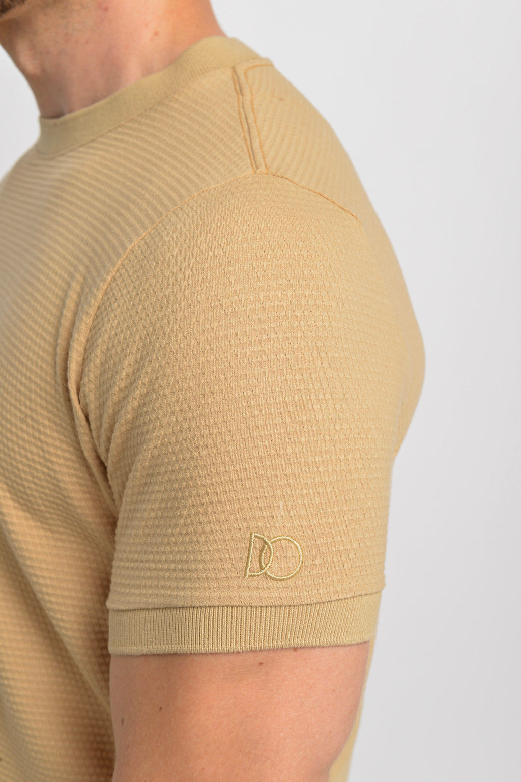 Camiseta Estruturada Bege – Coleção Essência
