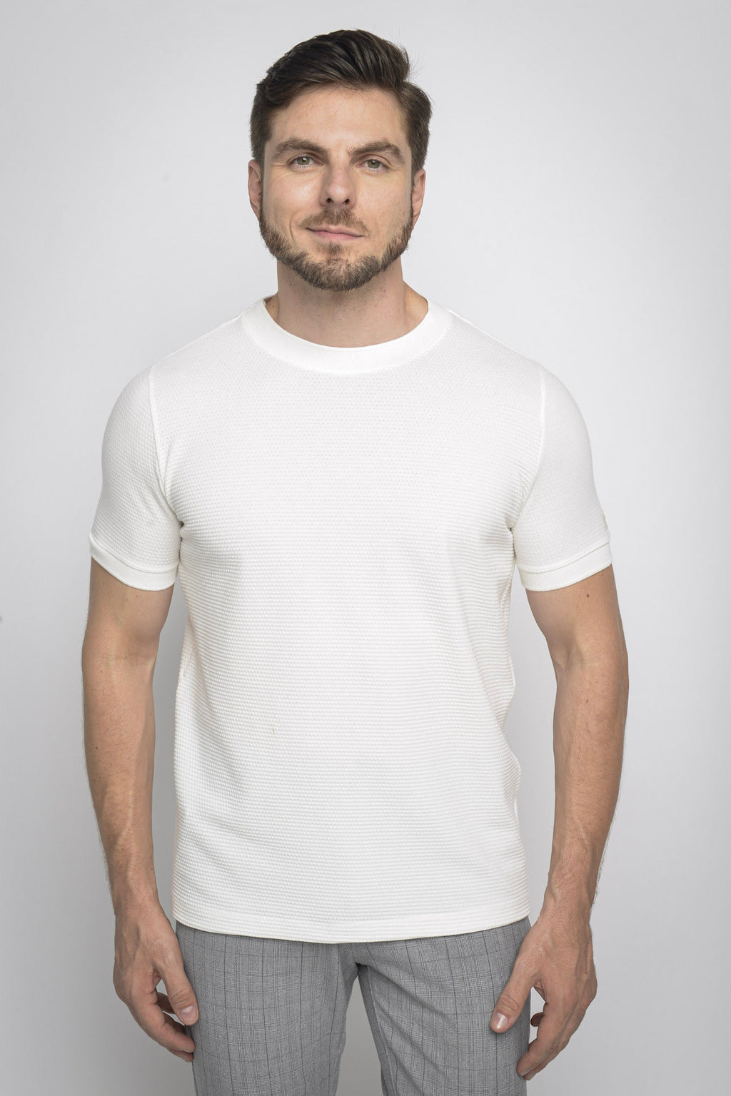 Camiseta Estruturada Off-White – Coleção Essência
